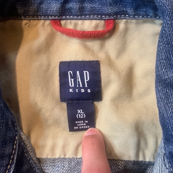 Kids Gap Denim Jacket - Picture 2 of 4